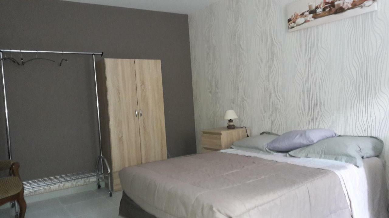 La Ferme Au Roy Villa Bernouil Eksteriør billede